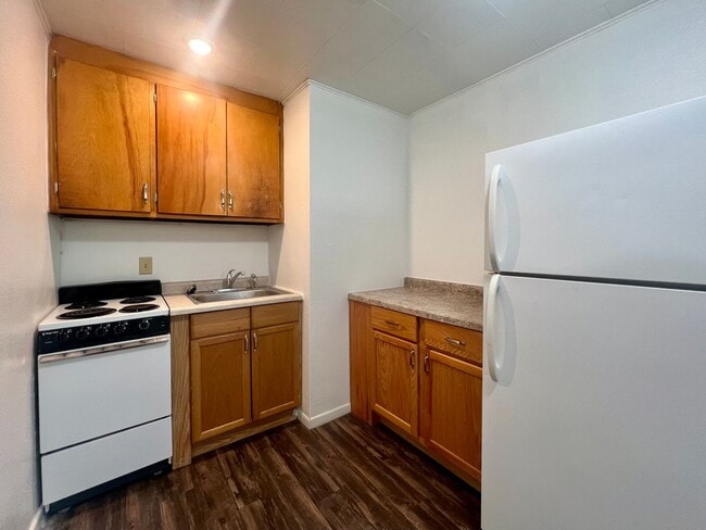 Photo - 100 Glenwood Ave Apartment