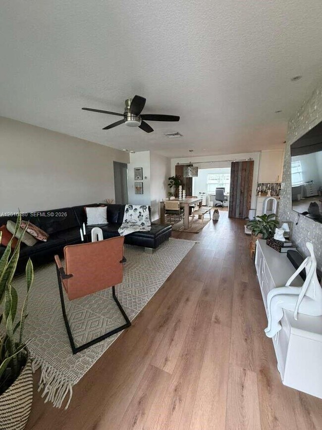 Foto del edificio - 8202 NW 91st Terrace