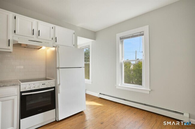 Building Photo - 102 Wooster St