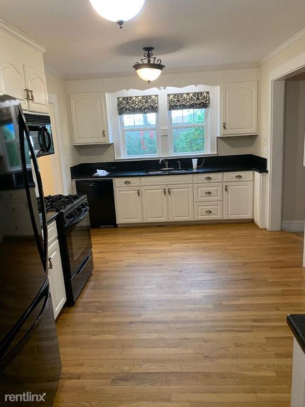 Building Photo - 3 br, 1.5 bath House - 32 Lolandra Ave