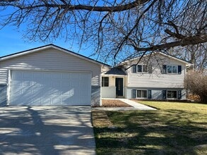 Building Photo - 2560 Cambridge Dr