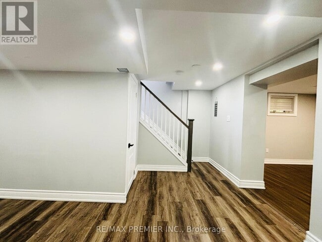 Building Photo - 96 Wyndale Dr
