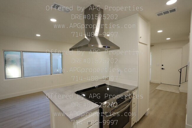 Building Photo - Newly Renovated 2 bedroom / 1 bathroom Con...