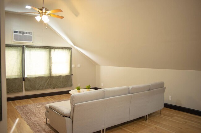 Foto del edificio - 4174 Cass St