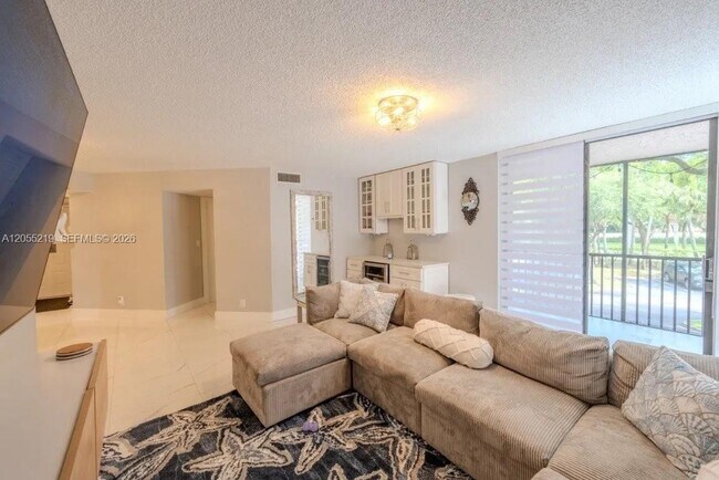 Building Photo - 10451 W Broward Blvd