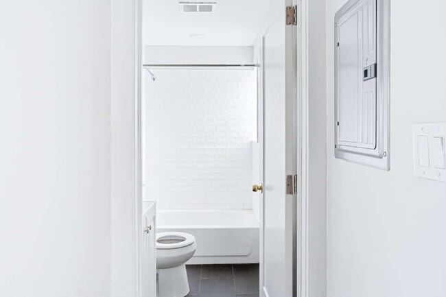 Building Photo - Studio Apartment for Rent- Prime West Philadelphia Location!