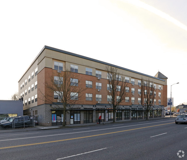 Building Photo - Albina Corner