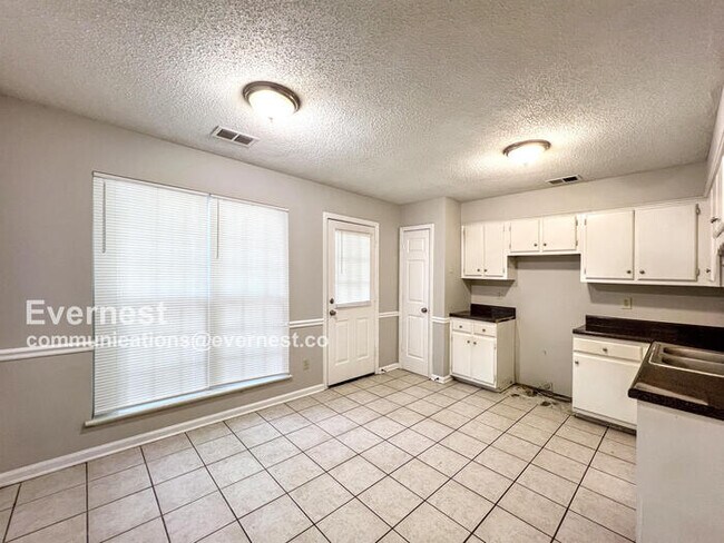 Foto del edificio - 3772 Beckman Dr