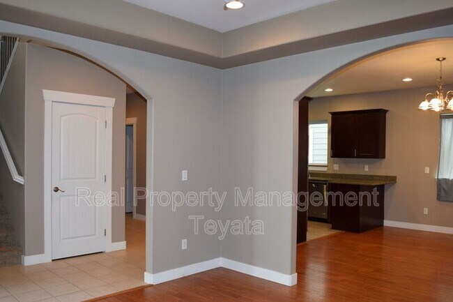 Building Photo - 517 Harman Way