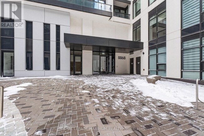 Photo du bâtiment - 8868 Yonge St