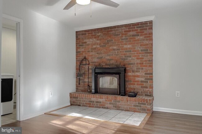 Foto del edificio - 18937 McKays Cove Ln