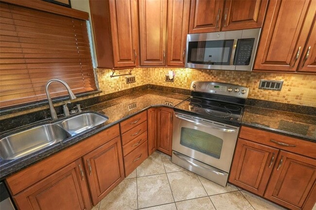 Building Photo - 3104 W North A St