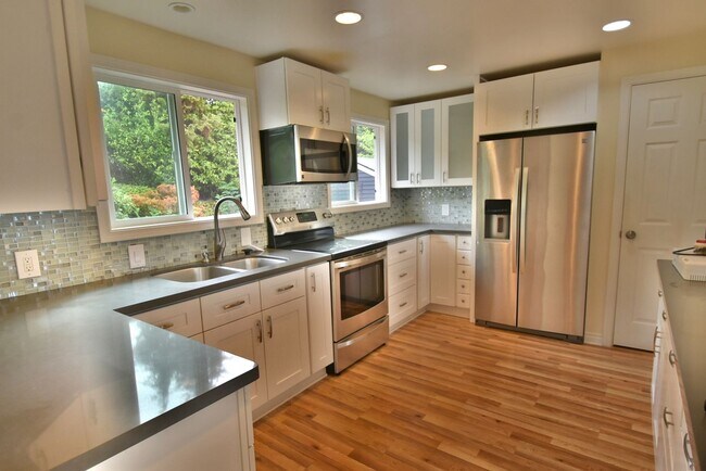 Foto del edificio - 4Bd/2.5Ba Edmonds House
