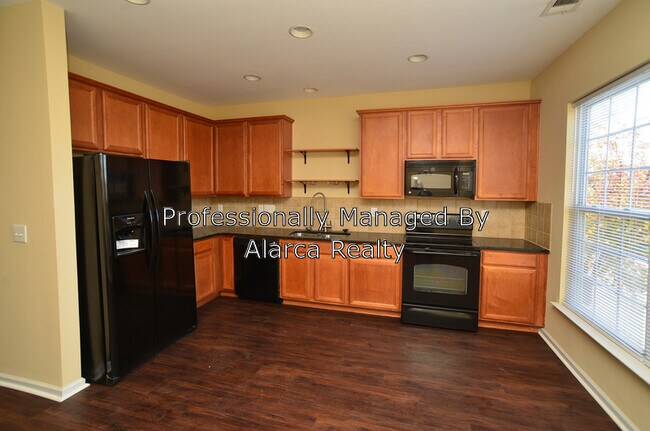 Building Photo - 8723 Lenox Pointe Dr