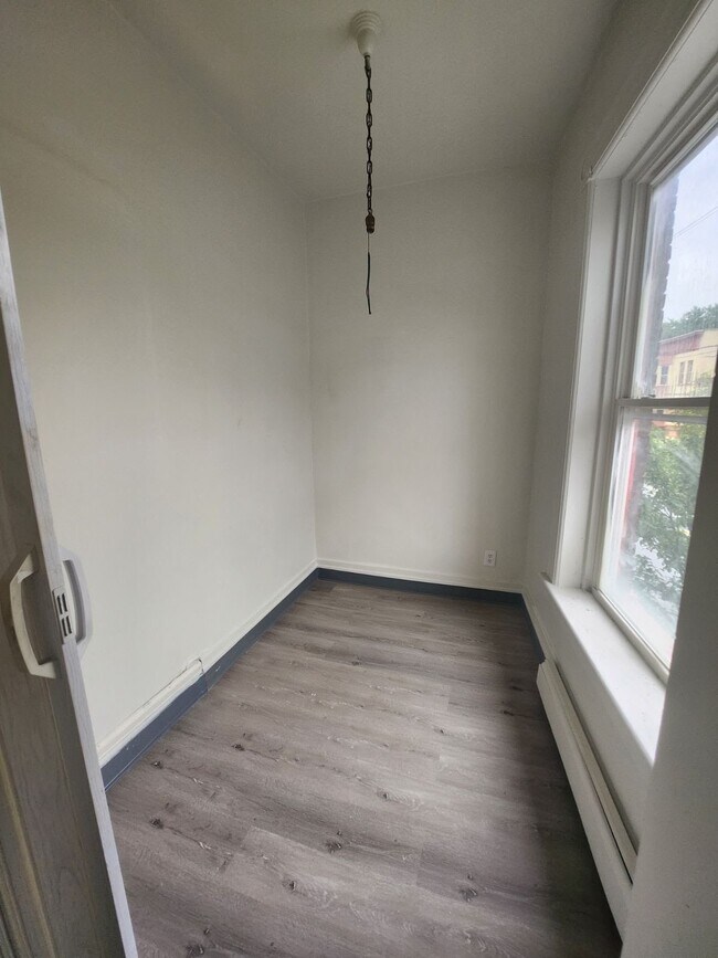 Building Photo - 809 River Street, Unit 3