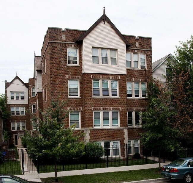 Foto del edificio - 2948 N Albany Ave