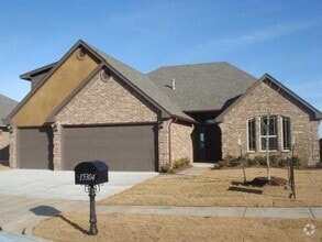 Building Photo - 15304 Blue Jay Dr