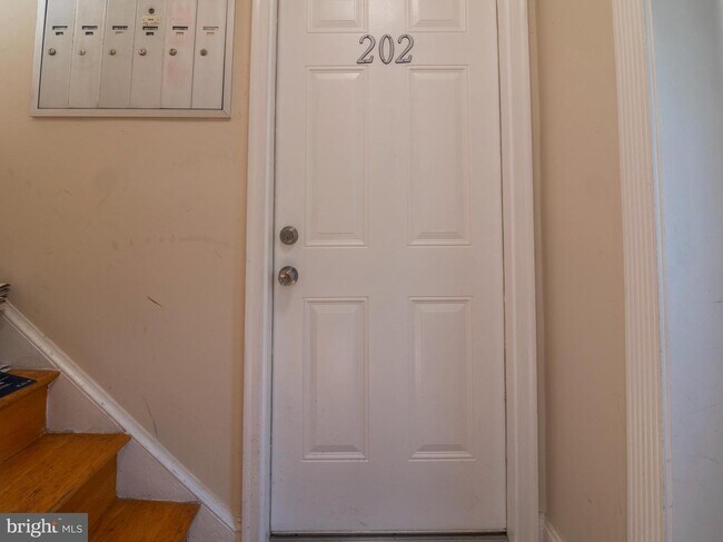 Building Photo - 302 Oklahoma Ave NE