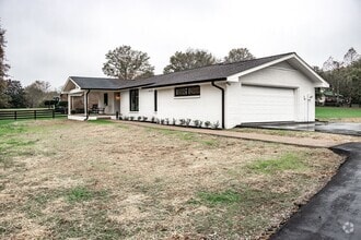 Building Photo - 4014 Old Hillsboro Rd