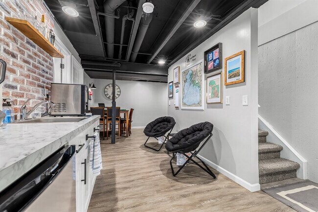 Foto del edificio - 51897 Huntley Ave