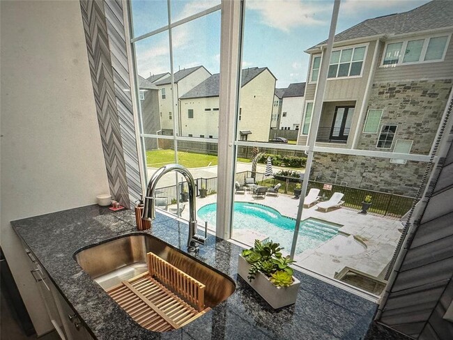 Building Photo - 1307 Upland Retreat Dr