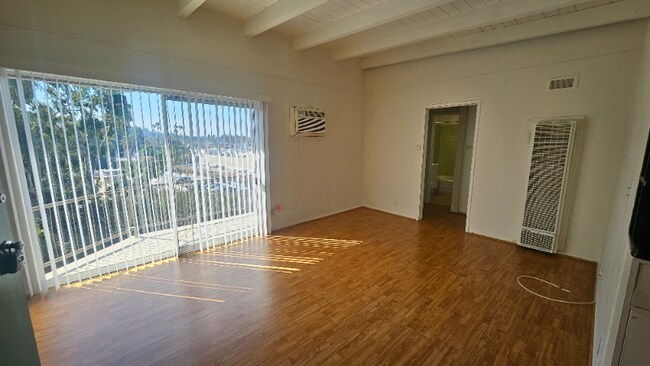 Foto del edificio - 11966 Laurelwood Dr