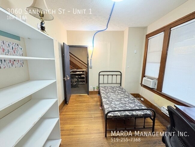 Building Photo - COZY FURNISHED STUDENT ROOM RENTAL - IN SANDWICH ALL INCLUSIVE!!
