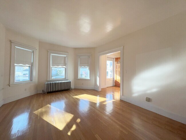 Building Photo - 117 Redlands Rd