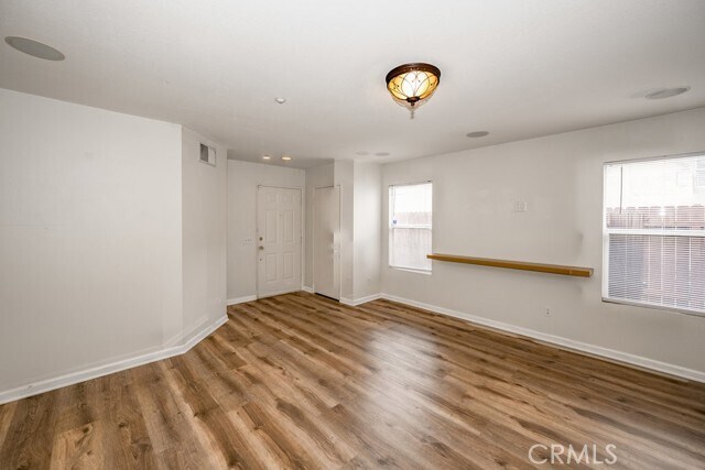 Foto del edificio - 12206 Crest Ave