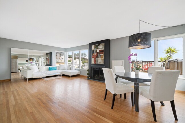 Building Photo - 157 Crown Ter