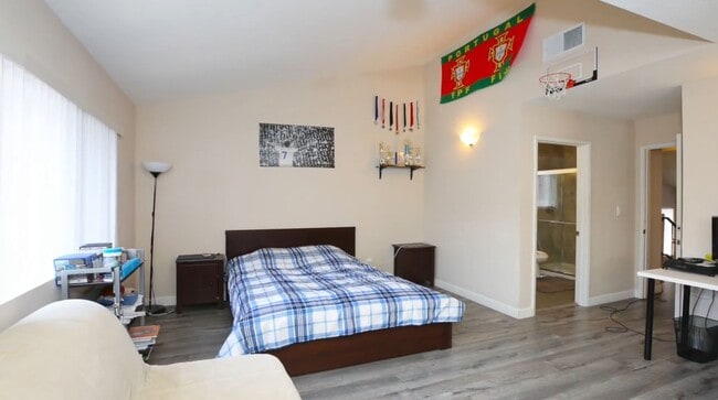 Master Bedroom 1 (upstairs) - 14201 Foothill Blvd