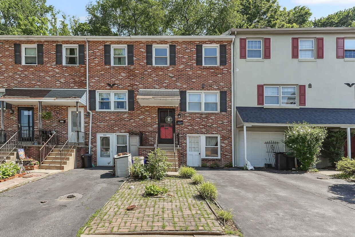 Foto principal - 529 W Marshall St