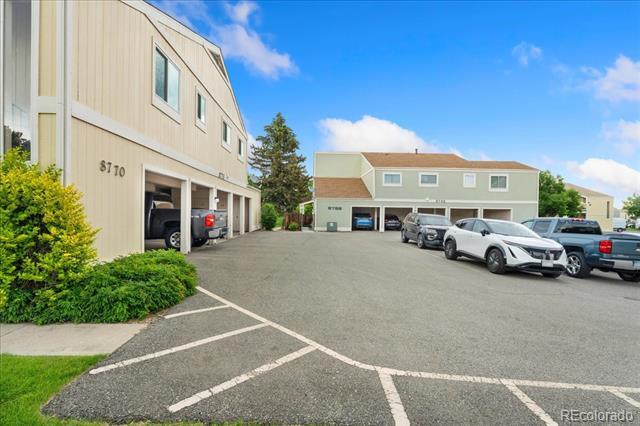 Building Photo - 8770 Chase Dr