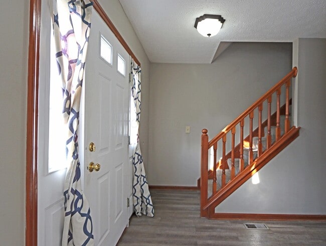 Foto del edificio - 4862 Roger Allen Ct