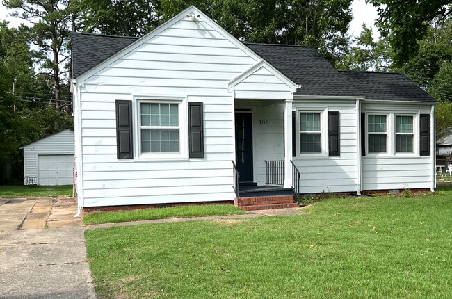 frente - 108 E Union St