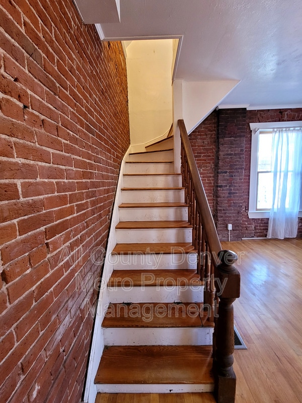 Building Photo - 391 Emerson St