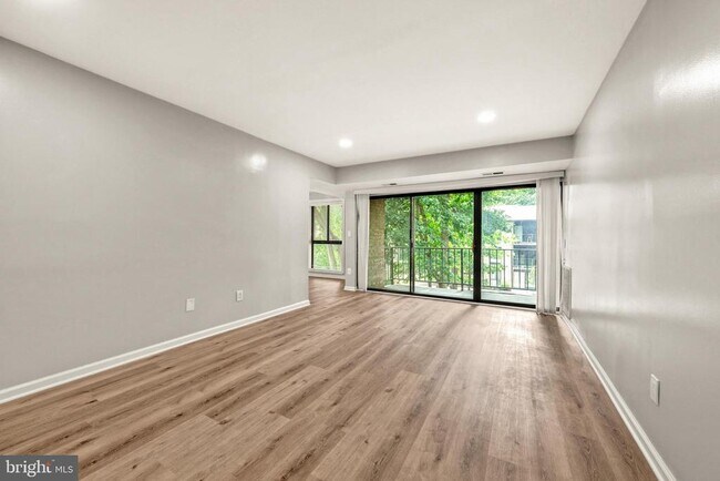 Foto del edificio - 2045 Royal Fern Ct