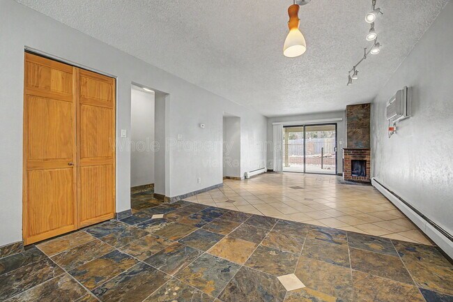 Foto del edificio - 1021 Carr St