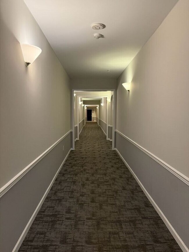 Foto del edificio - Well maintained 2 br 2 ba condo in the gat...