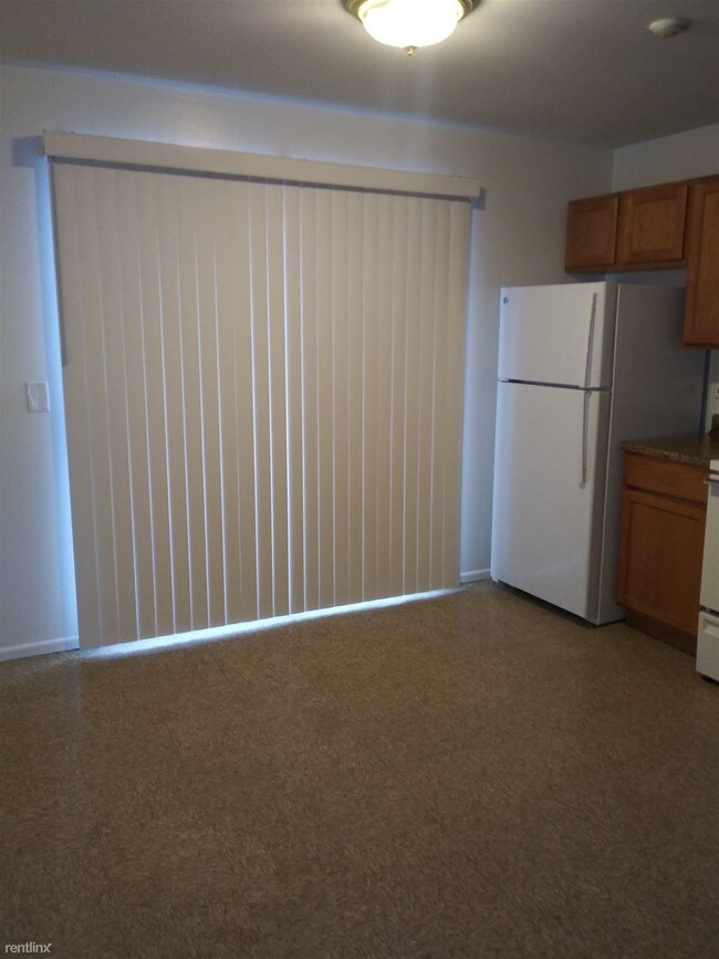 Building Photo - 2 br, 1 bath Apartment - 1142 Florence Dr B