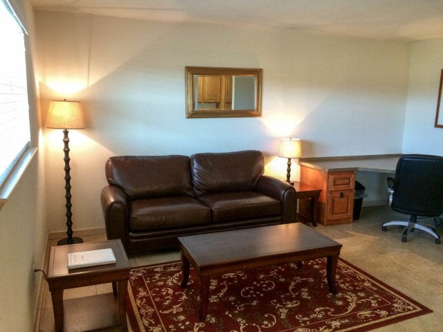 Interior Photo - 106 Fairway Dr