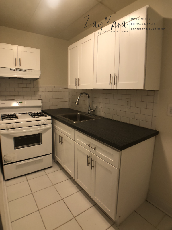 Building Photo - 132 Crary Ave