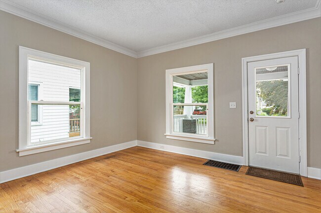 Foto del edificio - 1128 Powers Ave NW