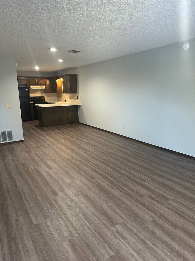 Foto del edificio - 2309 Lynn Ln