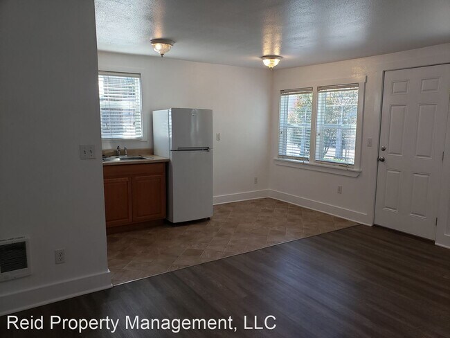 Foto del edificio - 102 N Montgomery Ave