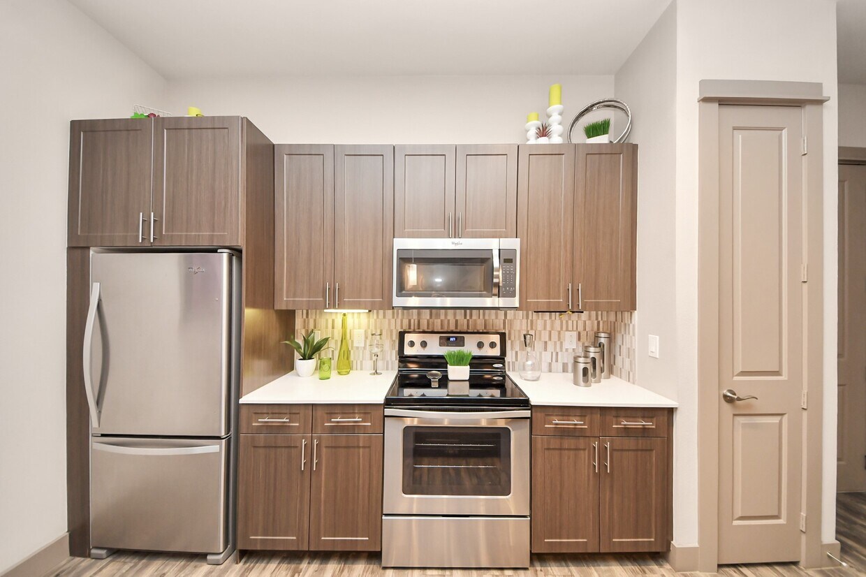 Primary Photo - 5454 Washington Ave