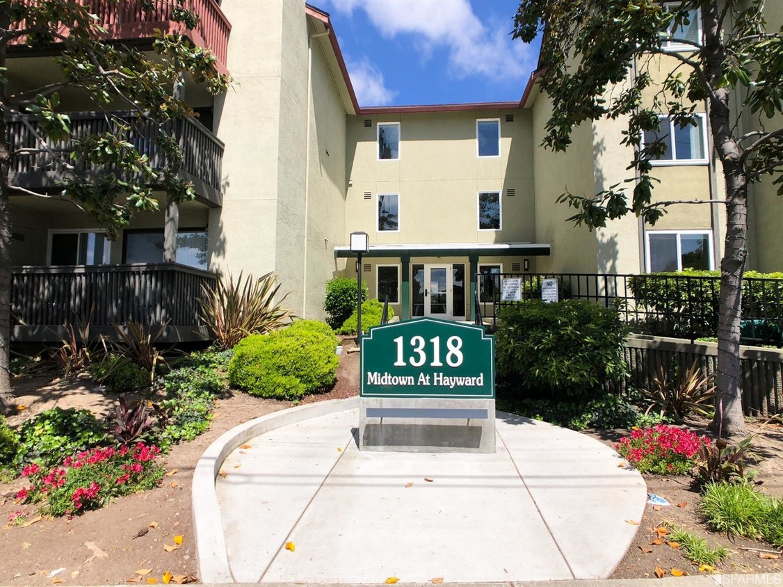 Primary Photo - 1318 B St