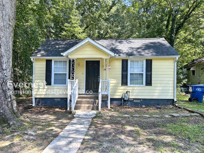 Primary Photo - 747 Gary Rd NW