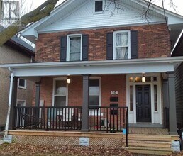 Building Photo - 20 Hetherington St