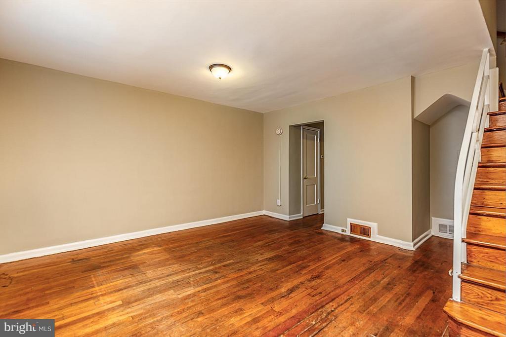 Primary Photo - 2319 Chester St SE